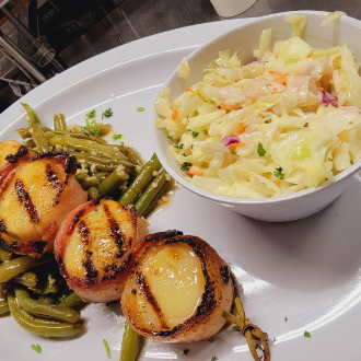 Avalon Ale House Hanover PA 17331 Florida Inspired Bar and Restaurant Nightlife DJ Music Club Scene Dance Party