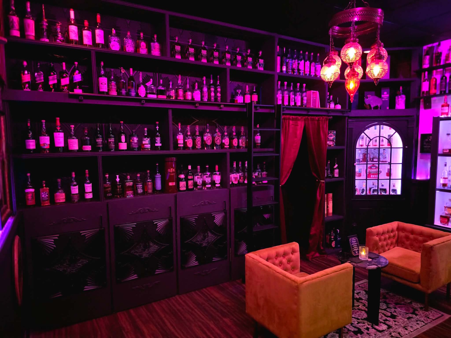 Avalon Ale House Rickhouse Speakeasy Speak Easy Whiskey Bar Hanover PA 17331 Florida Inspired Bar and Restaurant Nightlife Live Music